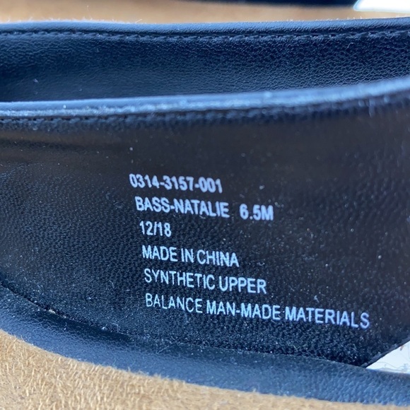 G.H. BASS & Co. Black Wedge Sandals Size 6.5 - Picture 13 of 16